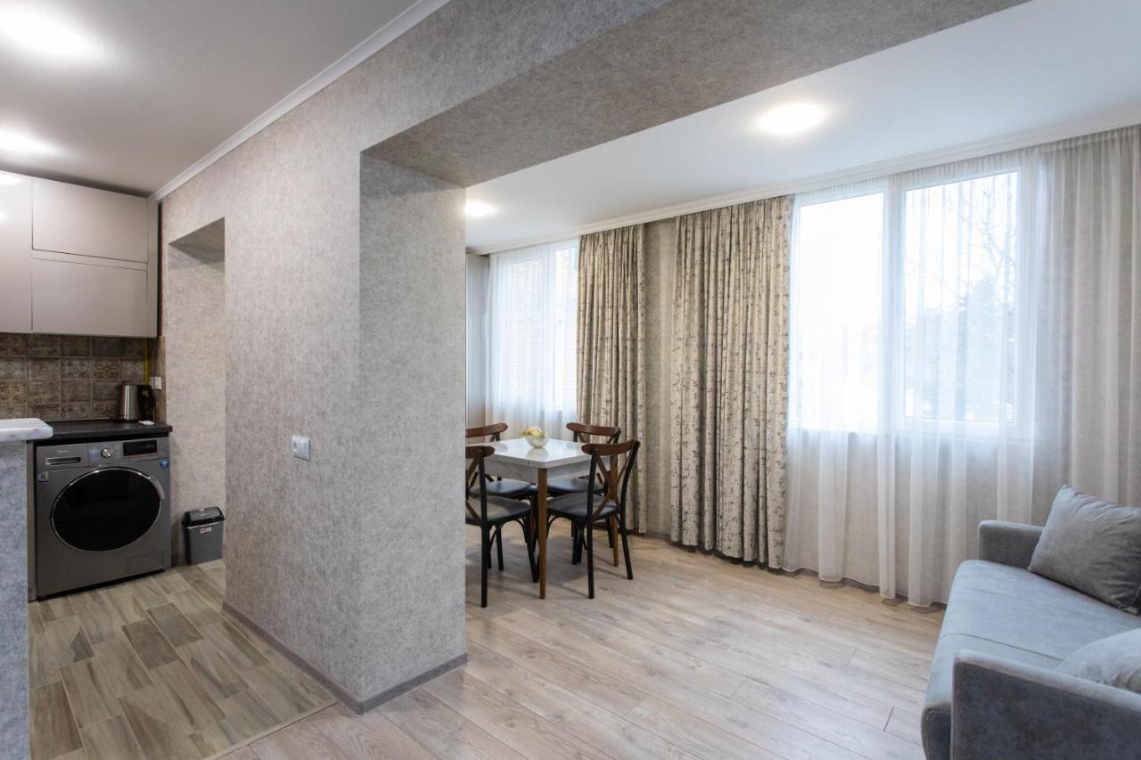 Ninia'S Apartment Kutaisi Luaran gambar