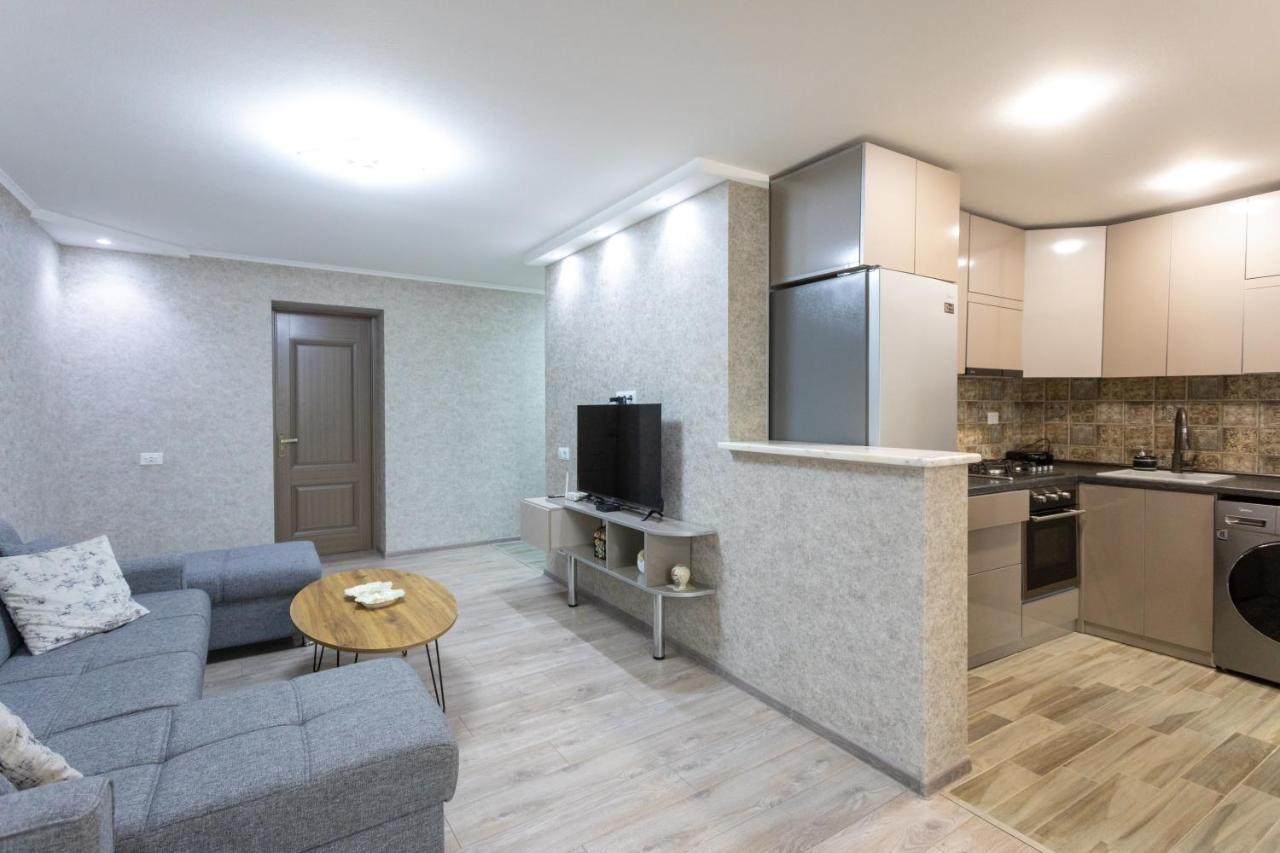 Ninia'S Apartment Kutaisi Luaran gambar